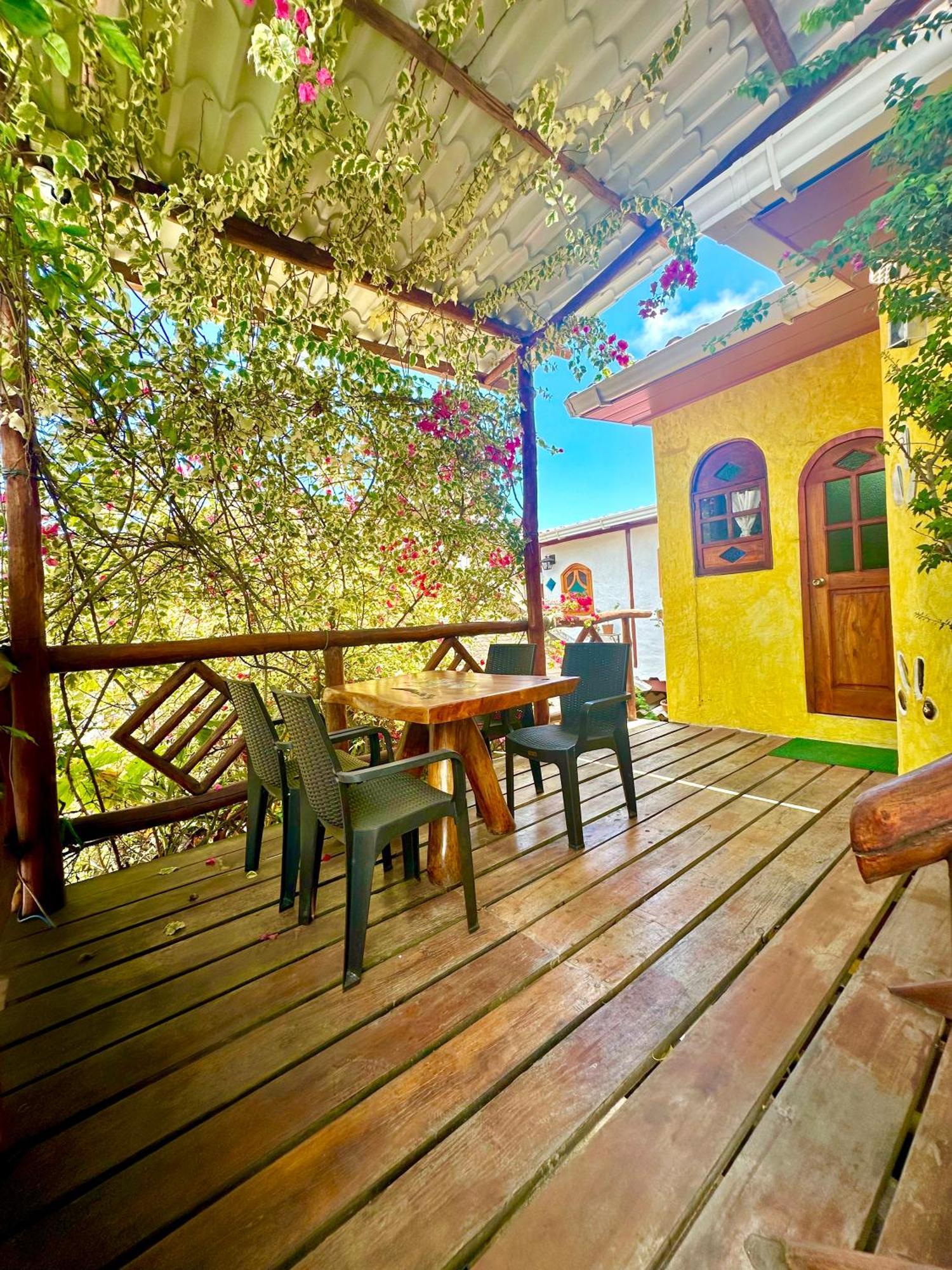 Casa del Lago Lodging House Puerto Ayora  Exterior foto