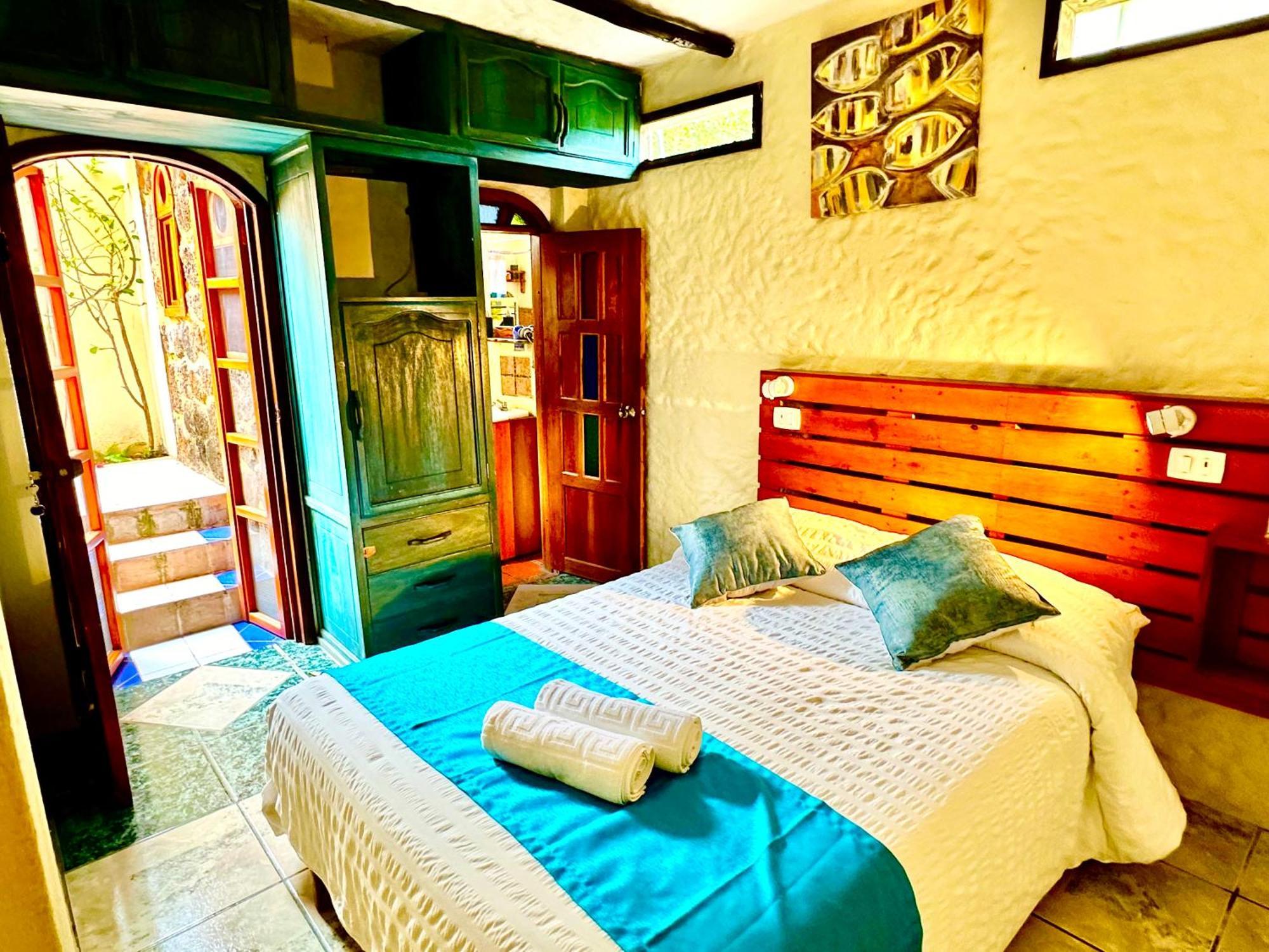 Casa del Lago Lodging House Puerto Ayora  Exterior foto
